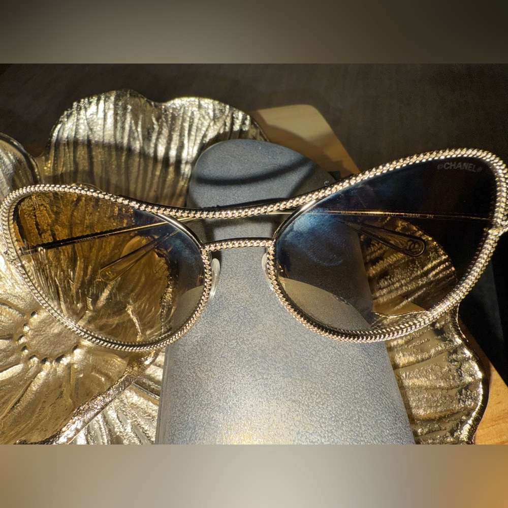🔥🔥 RARE CHANEL VNTG CHAMPAGNE GOLD  METAL ROPE AVIATOR STYLE SUNGLASSES - Picture 2 of 16